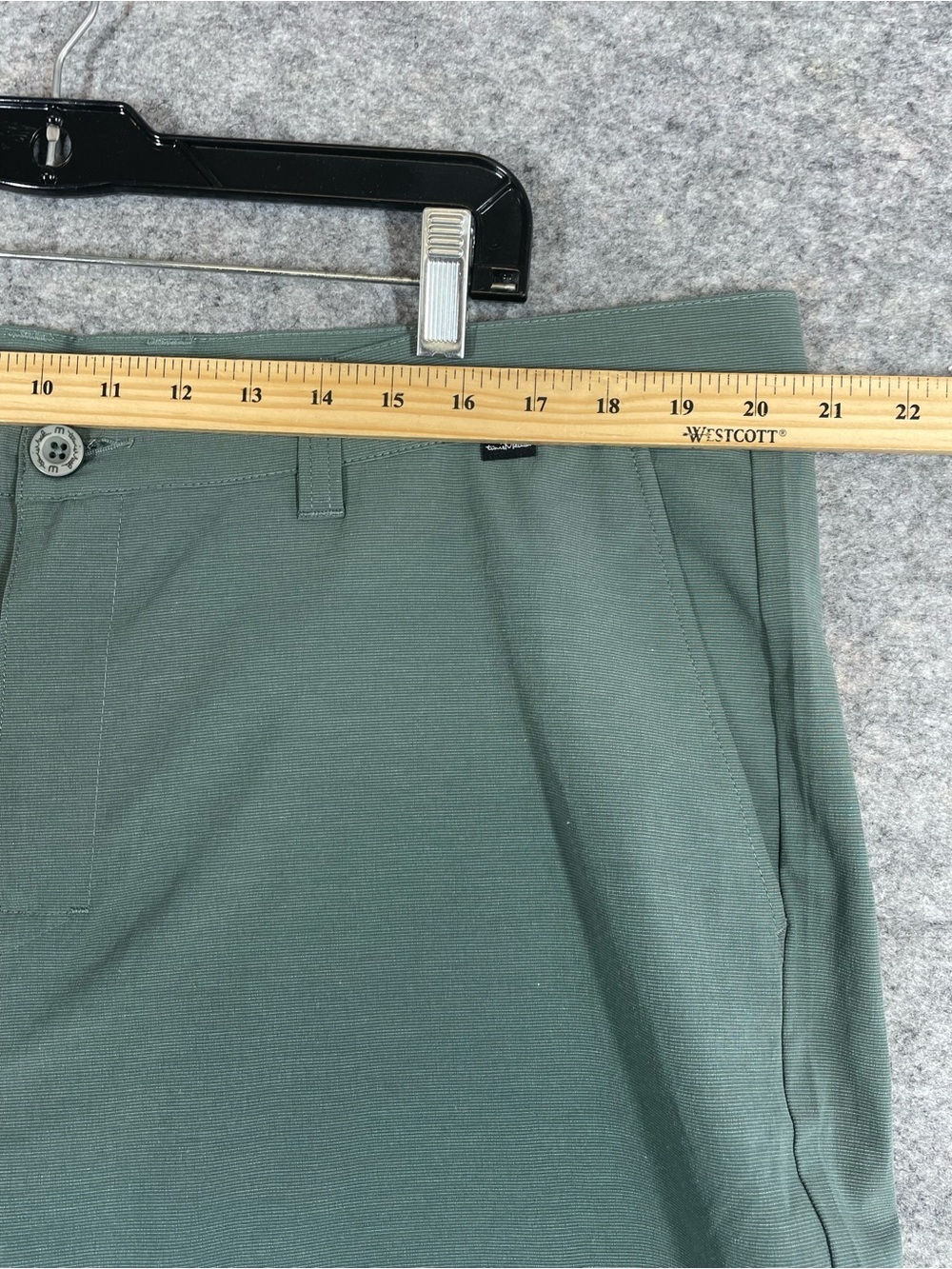 Travis Mathew Golf Shorts Green Size 40 Performance Stretch Casual Athletic - Picture 11 of 16